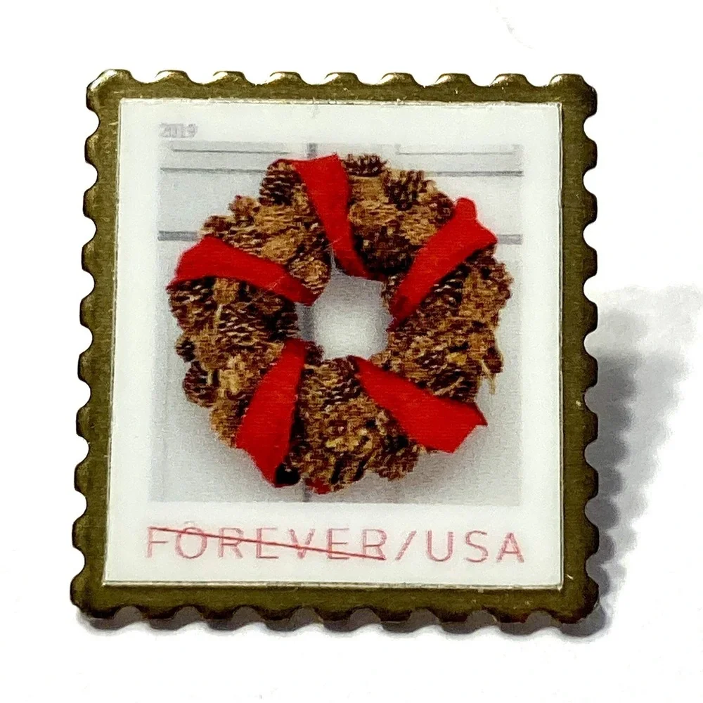 USPS Forever Stamp Holiday Wreath Lapel Pin Made in USA 2019 Postal Service